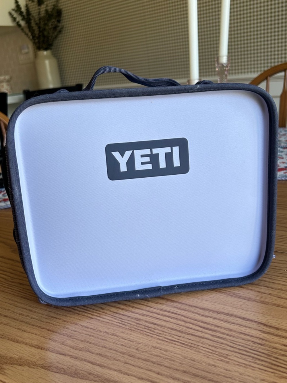 Yeti Daytrip Lunch Box Cosmic Lilac - Limited Edition 2023